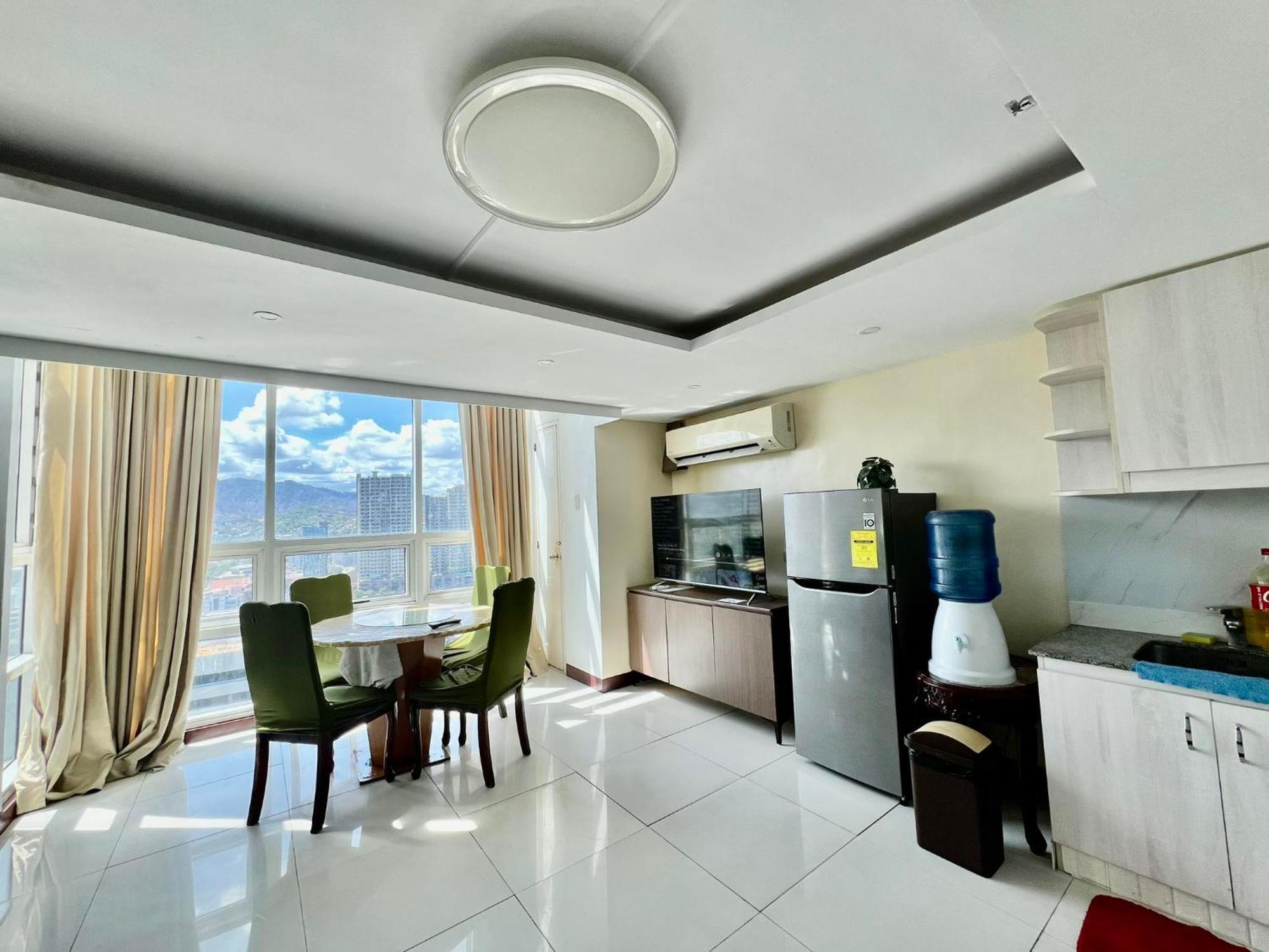 2 Bedroom Condo Unit With City And Mountain View Cebu Exterior photo